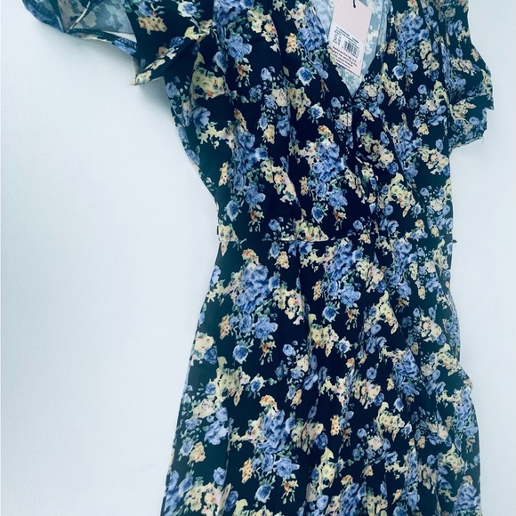 HALF BUTTON MIDI TEA DRESS SS FLORAL
BLACK - Picture 7 of 10